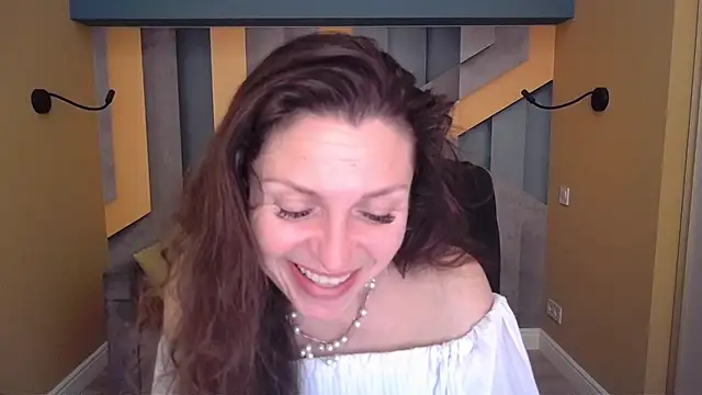 دردشة EllaLong الجنسية المباشرة