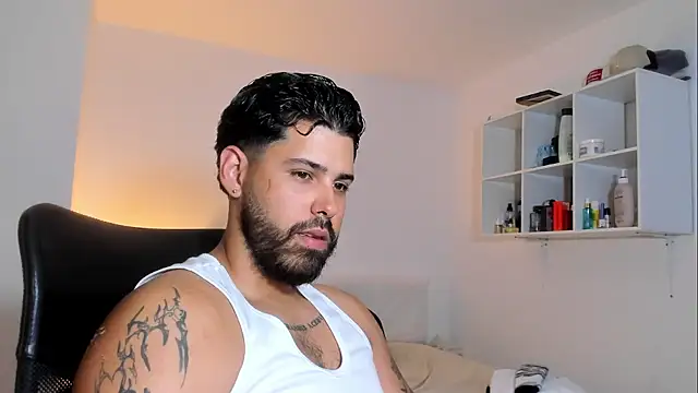 Show de Justyn_Torres na webcam