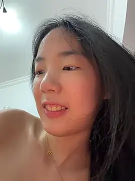 Pokazy przed kamerką – TinyBabe