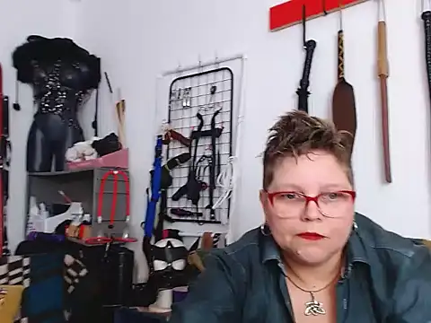 Leah_R Chat XXX in diretta