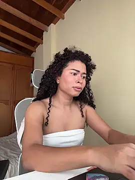 GabriSaenz 在線直播表演