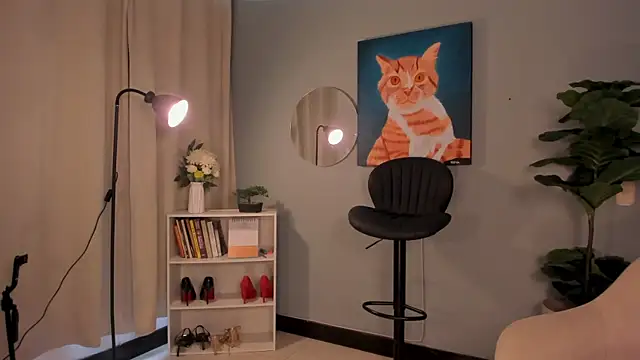 LiaPearce Adlı Modelin Canlı XXX Sohbeti