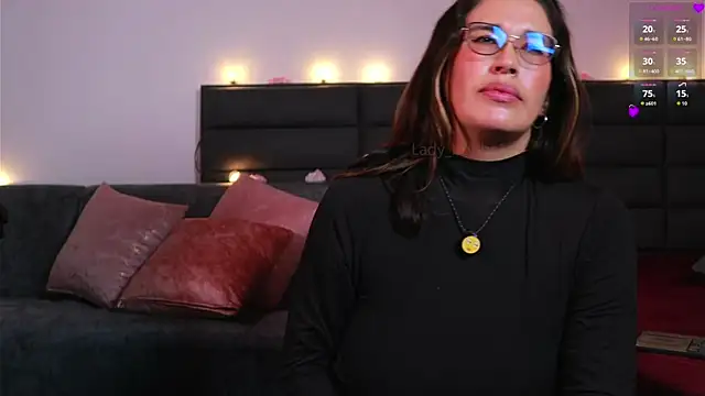 kathieandpovcock1 即時 XXX 聊天