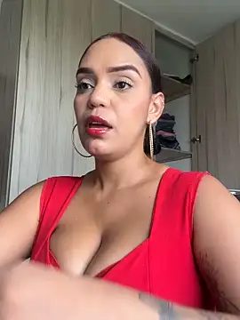 Sara-77 在線直播表演