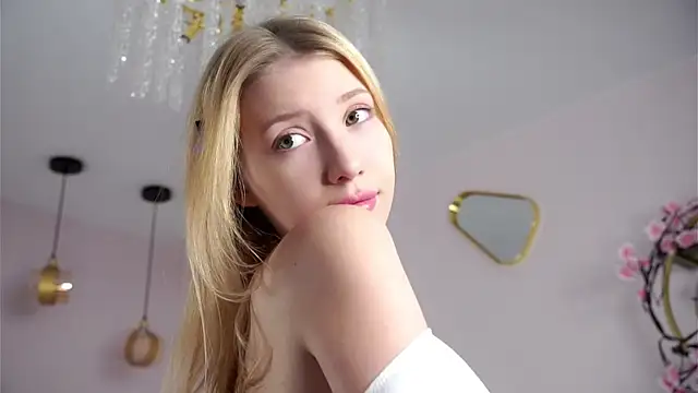 SunnivaCovil 即時 XXX 聊天