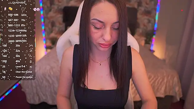 Chatroom XXX en direct de KristiiMax