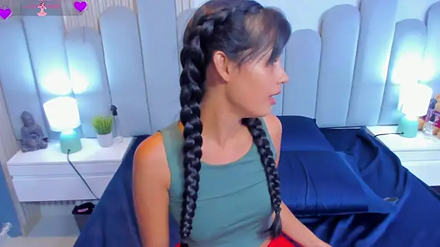 luly_dreams live XXX chat