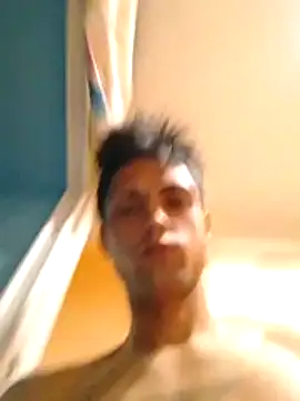 DanyCubanoCumm élő XXX-chatje