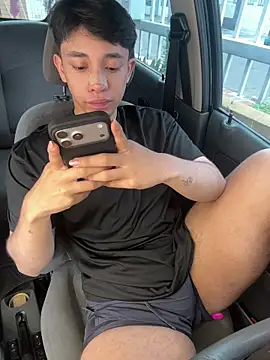 Show modela Noah_ledom na web-kameri