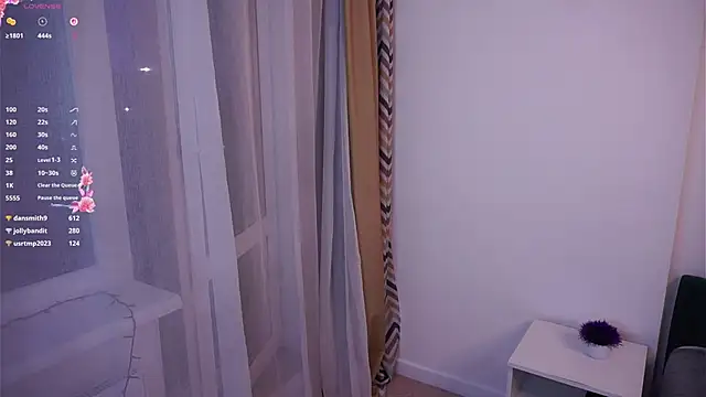 Živý XXX chat CleotildePiel