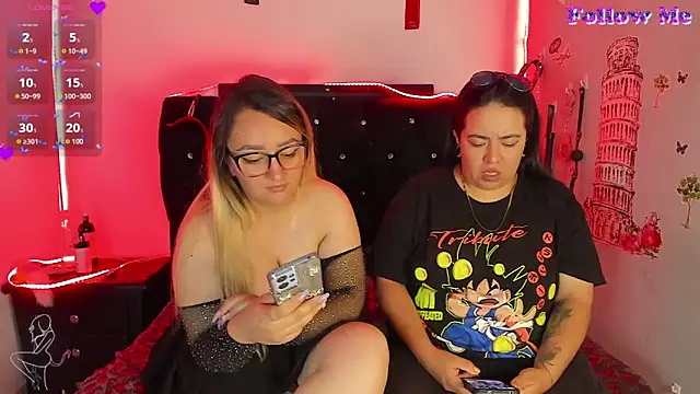 katieeandsharonn élő XXX-chatje