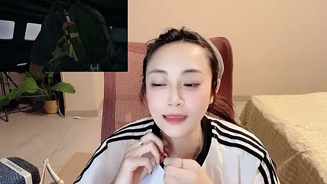 Daisy-77 Live XXX-chat