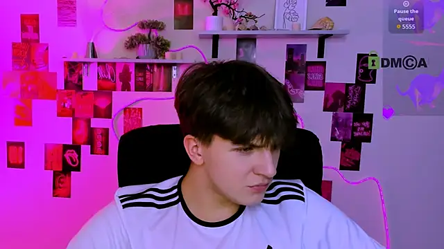 travis_wolf_ Chat XXX live