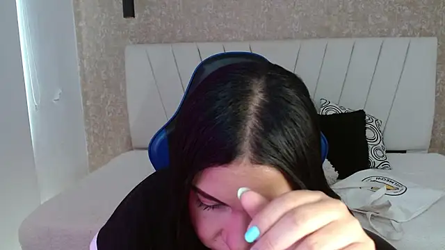 AliceSmity_'s Live XXX Chat