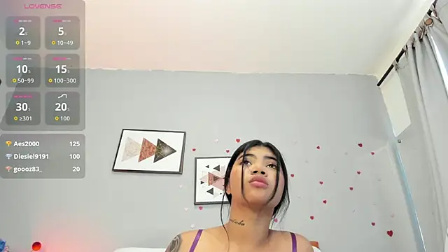 PauleteW10's Live XXX Chat