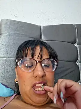 ZaidaWet's Live XXX Chat