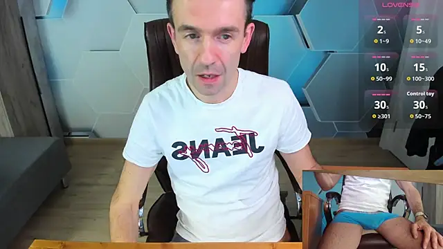 Онлайн чат XXX SteveTiger