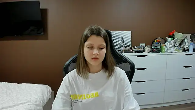 SoniNesti Adlı Modelin Canlı XXX Sohbeti