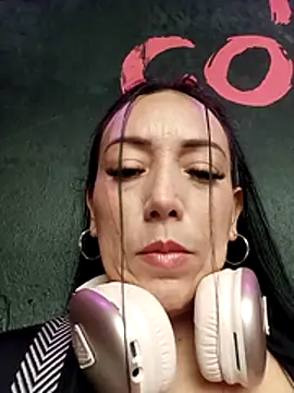 Chat XXX en directo de Laura_martin_