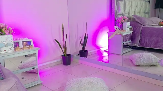 Sara_Greey Chat XXX in diretta