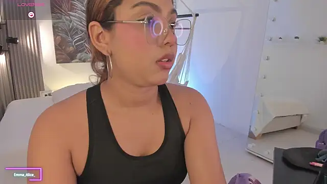 Chat XXX en directo de emma_alice_