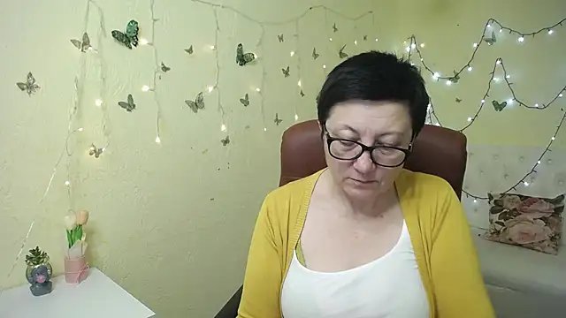 EmilyL0ve's Live XXX Chat