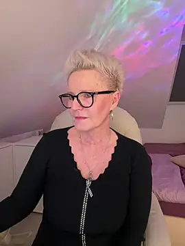 German_Milf Adlı Modelin Canlı XXX Sohbeti