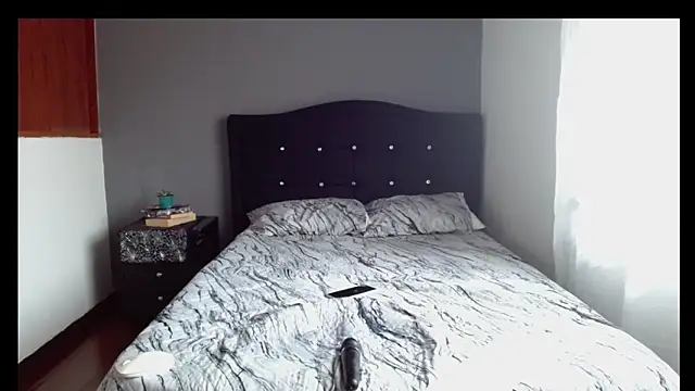 Emilia_1995's Live XXX Chat