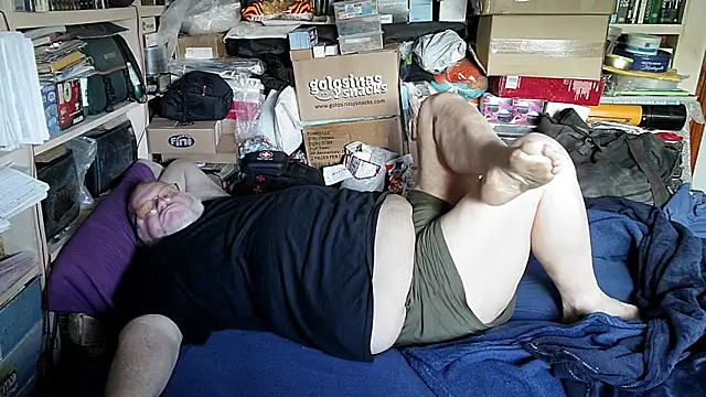 hadeszeuss2's Live XXX Chat