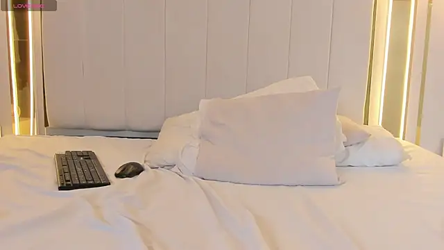 naughtyrose_vc 现场XXX聊天