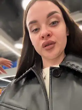 KristiRich Adlı Modelin Canlı XXX Sohbeti