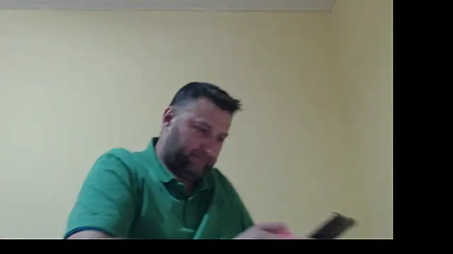 nadir_sinz: διαδικτυακό σόου στην κάμερα