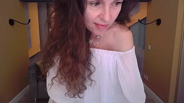 EllaLongのライブXXXチャット