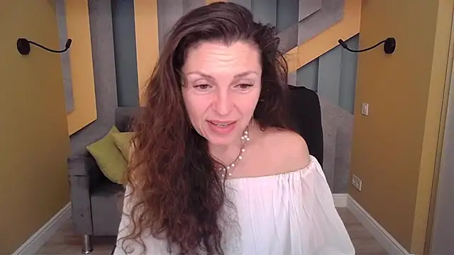 EllaLong Chat XXX in diretta