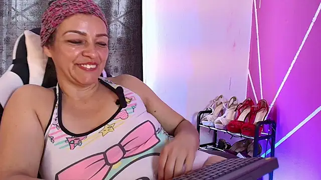 Carol_Miss2 Live XXX-chat