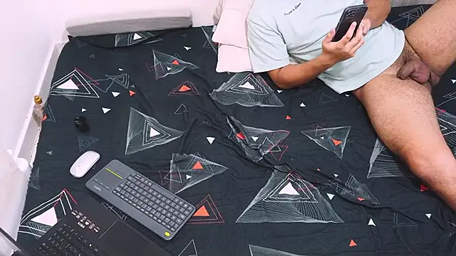 bonyclyde2203 Adlı Modelin Canlı XXX Sohbeti