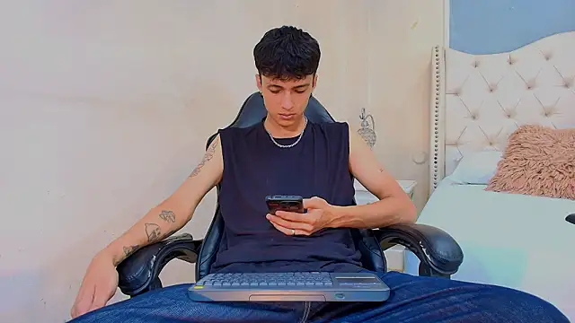 Lean_Portman 现场XXX聊天