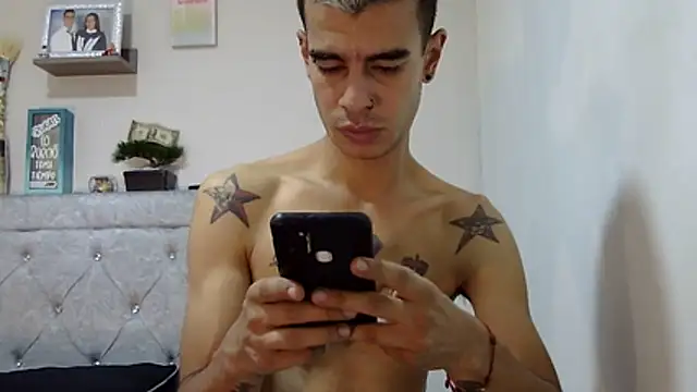 Im_IanBlack: απευθείας συνομιλία ΧΧΧ