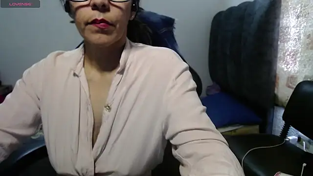 Онлайн чат XXX horny_paty