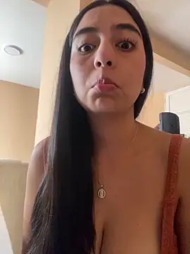 PamelaFtMia Chat XXX in diretta