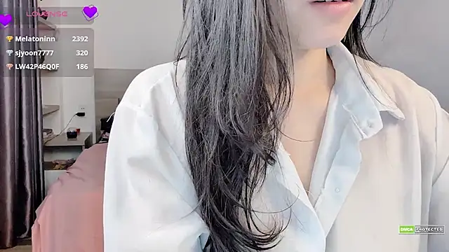 _Lynh_ Live XXX-Chat