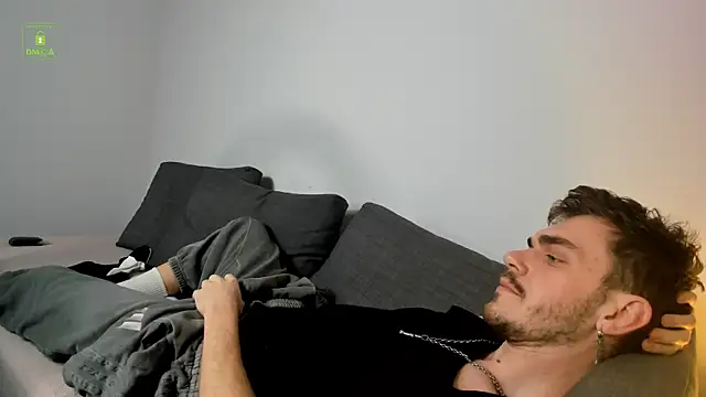 Perry_Knight Chat XXX in diretta