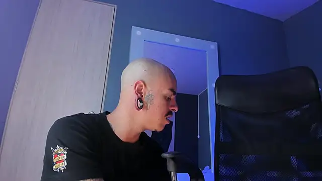 kaletattoo: απευθείας συνομιλία ΧΧΧ