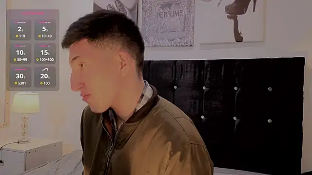 Un_Sluttyy: απευθείας συνομιλία ΧΧΧ