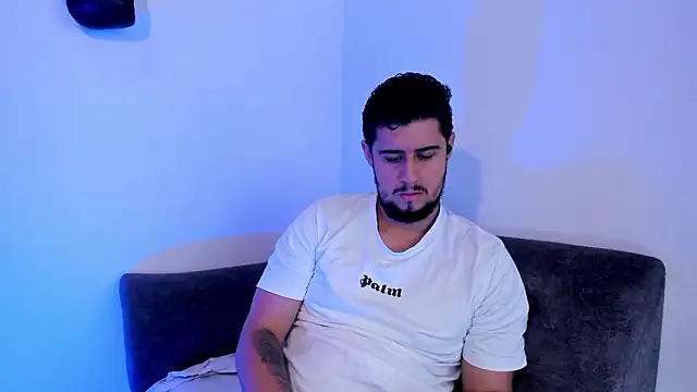 Czat XXX na żywo – ryan_evannss