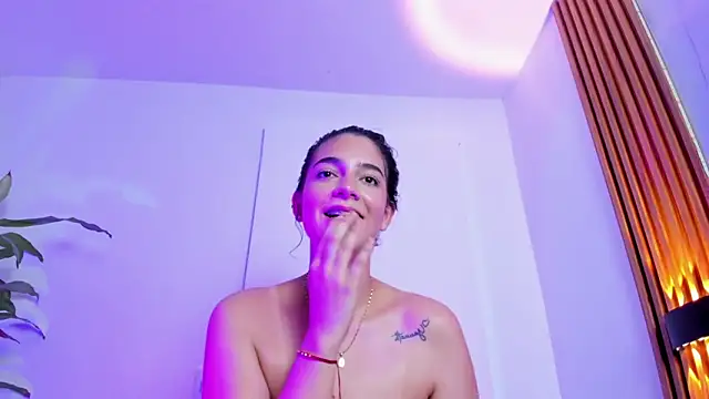 دردشة BellaRomano الجنسية المباشرة