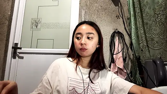 LenoraLacassagne Show Webcam