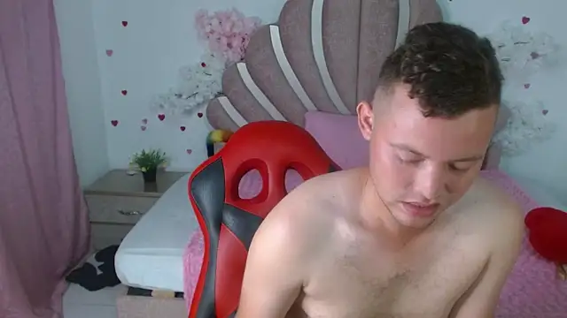 Show modela sven_fox723 na web-kameri