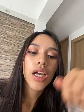 Webkamerová show Mia-villalobos