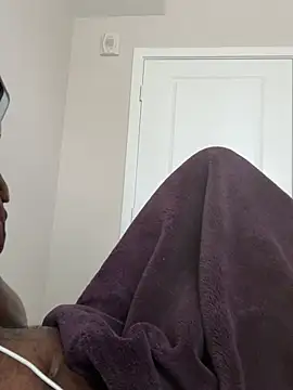 makeherfeelg Show in webcam